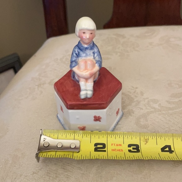 Christopher Robin Classic Pooh Disney designed by Charpente porcelain trinket - Picture 10 of 10